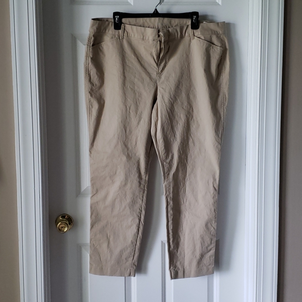 Old Navy Khaki Pixie Pants